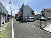 道路との高低差はありません