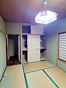 居間と離れた和室もあります。プライベート空間も確保できます。