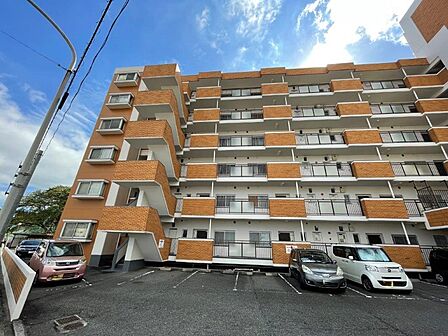 曽根鞘ヶ谷線沿いなので、通勤などにも便利です