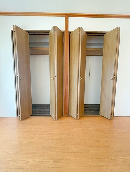 大きな収納があってお部屋がすっきり片付きそう