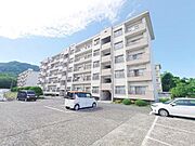 西鉄バス「小鷺田」徒歩7分、黒崎駅まで約12分の乗車で到着します。通勤やお出かけに便利ですよ。