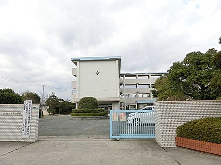 北九州市立引野小学校(887m)