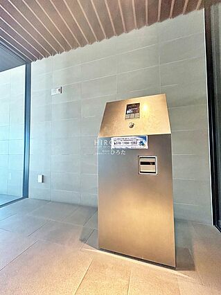オートロックで...