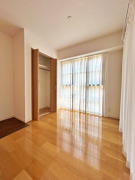 住む人のこだわりを活かす洋室です。お好きにアレンジしてください。