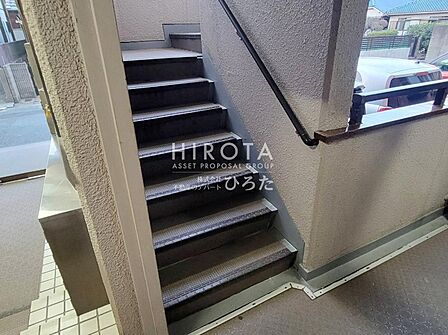 階段の段差が低いので昇り降りしやすいですよ。