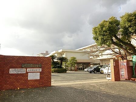 北九州市立穴生小学校(1021m)