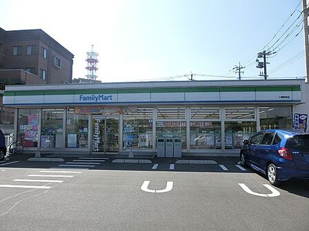 ファミリーマート八幡駅東店(132m)