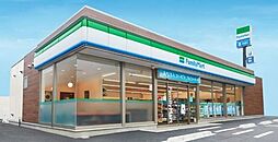 ファミリーマート横浜吉野町店 158m