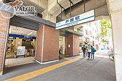 戸部駅(京急 本線) 徒歩4分。 300m