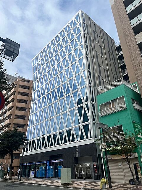 7 / 11