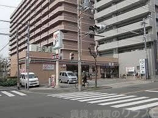 セブン*イレブン大阪御崎2丁目店 333m