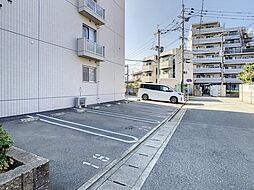 12 / 17