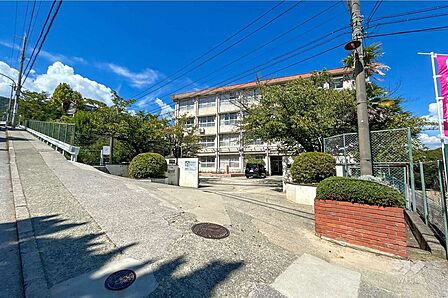 苦楽園小学校[公立]の外観