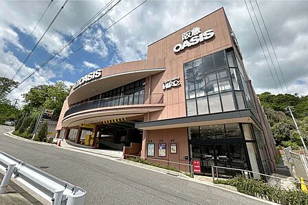 阪急オアシス(甲陽園店)の外観