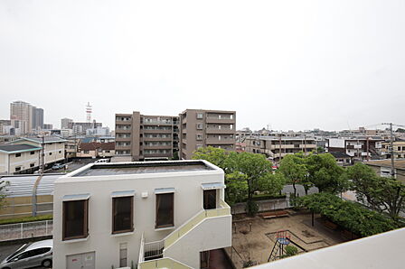 バルコニーからの眺め（南西方向）［2026年7月1日撮影］