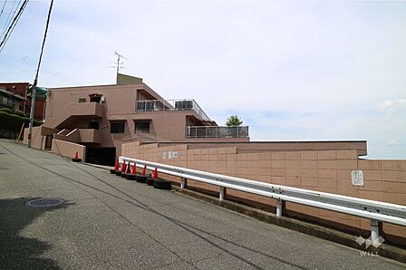グランデ箕面の外観(東側から)