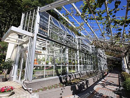 五月山公園 都市緑化植物園の外観