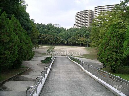 千里東町公園の外観