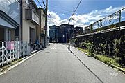 【前面道路】この物件の周辺には便利な生活施設がございます。徒歩圏内のため使いやすいです。