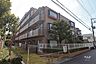 外観：モンテベルデ豊中の外観（北東側から）。阪急宝塚線「服部天神」駅徒歩8分。1994年3月築。総戸数50戸の分譲マンションです。