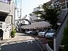 その他：駐車場。北大阪急行線「桃山台」駅よりバス12分。バス停より徒歩1分。1988年1月築。総戸数44戸の分譲マンションです。
