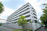 ルネブラン・クール北千里古江台の外観（南東側から）