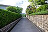 外観：物件の西側前面道路（南側から）［2026年5月22日撮影］