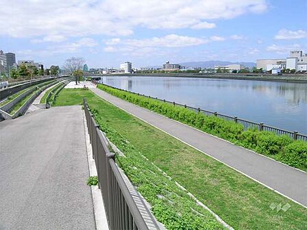 神崎川(なにわ自転車道)の外観