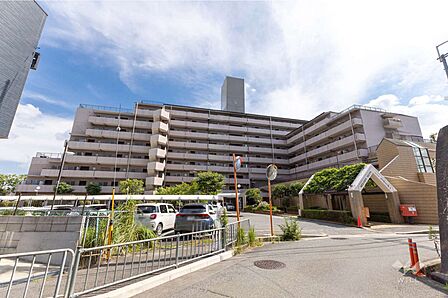メロディーハイム吹田青葉丘の外観(北東側から)