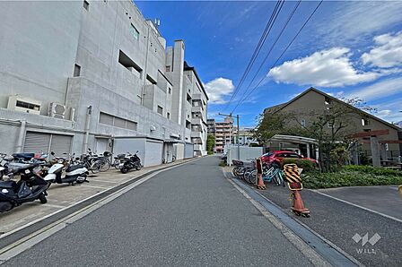 敷地北側の前面道路