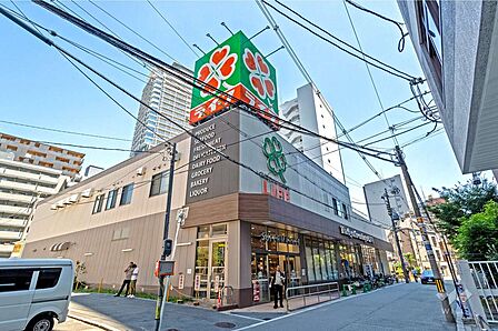 ライフ(中崎町駅前店)の外観