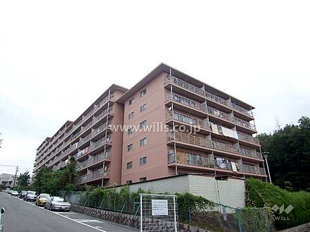 北摂マンションの外観(東側から)