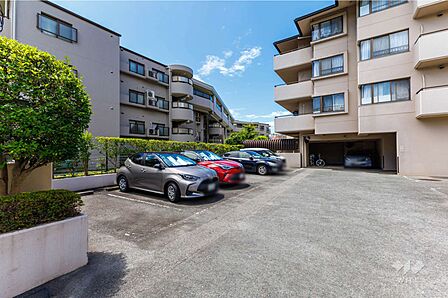 敷地内駐車場(屋外平面式)