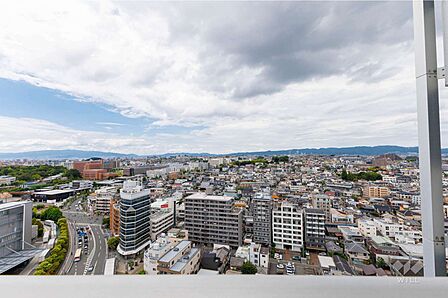 バルコニーからの眺め（南側北西方向）［2026年8月13日撮影］