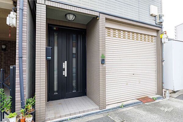 玄関を拡大表示