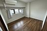 その他：洋室約6.0帖※AIによる画像加工を行っています。角住戸のため各居室に採光面があります！WICなど収納も充実！