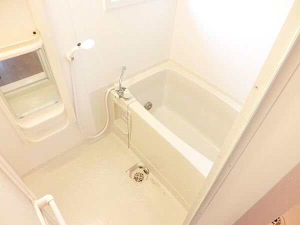 画像5:清潔感のあるバスルームです。