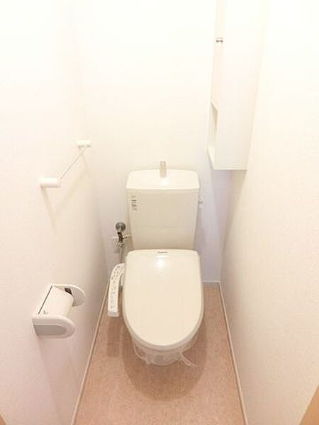 画像11:洗浄機能付きのトイレです