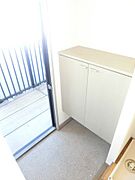 玄関にはシューズボックスがあります