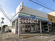 ローソン・スリーエフ浜野駅前店 徒歩8分。 580m