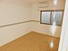 寝室：フローリング張りのきれいなお部屋です
