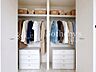 収納：■収納■各お部屋には容量たっぷりのクローゼット付き♪お洋服やかさばる荷物もすっきり整理できますね！※本画像はAIによるバーチャルステージングを施したイメージです。