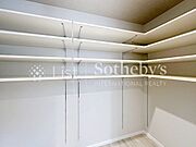 ■パントリー■キッチンにはパントリー付き♪調味料、食料品のストック場所に大変便利ですね！