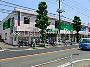 フードワン田奈店 徒歩14分。新鮮な食材や日用品が揃うスーパーが徒歩圏に。忙しい日常の中でもスムーズに買い物ができる、便利で暮らしやすい立地です。 1100m