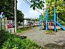 周辺：千年くすのき公園 緑豊かな公園が近くにあると、毎日の散歩や子どもとの遊びにも最適。季節の移ろいを感じながら、心も体もリフレッシュできます。 260m