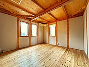 シンプルで家具の配置がしやすい、2面採光で明るいお部屋です♪