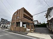 東名クリニックまで　35m　徒歩約1分 ●診療科目は内科・小児科。地域のかかりつけ医です。