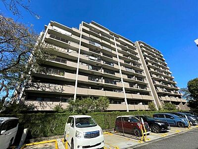 外観:《外観》地上11階地下1階総戸数93戸のビッグコミュニティ。 外観:《外観》地上11階地下1階総戸数93戸のビッグコミュニティ。
