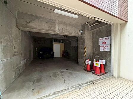 《敷地内駐車場》