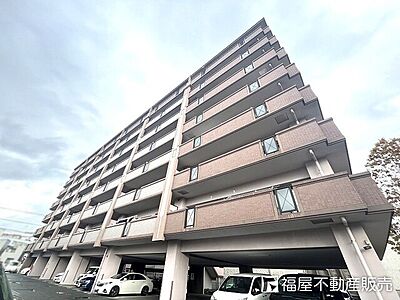 外観：3面バルコニー、東南角で明るいお部屋です！